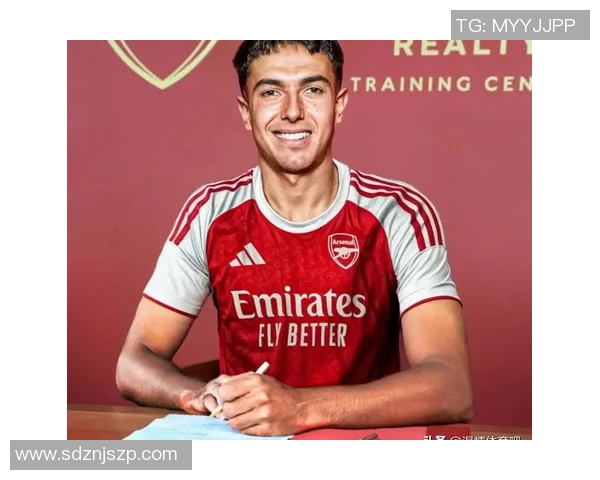 足球明星遭遇重重压力与攻击的背后故事揭秘