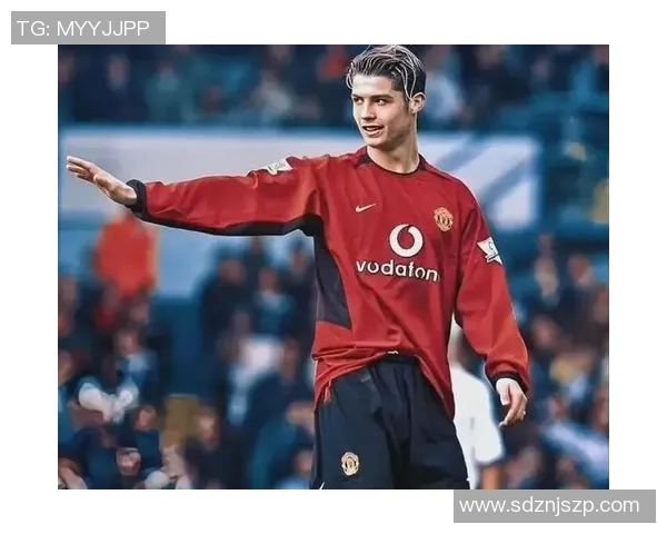 足球巨星C罗与妻子携手共度甜蜜时光展现幸福家庭生活