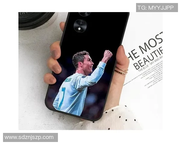 足球明星手机壳钢化保护你的手机让你随时随地感受足球的激情与魅力 足球明星手机壳钢化保护你的手机让你随时随地感受足球的激情与魅力