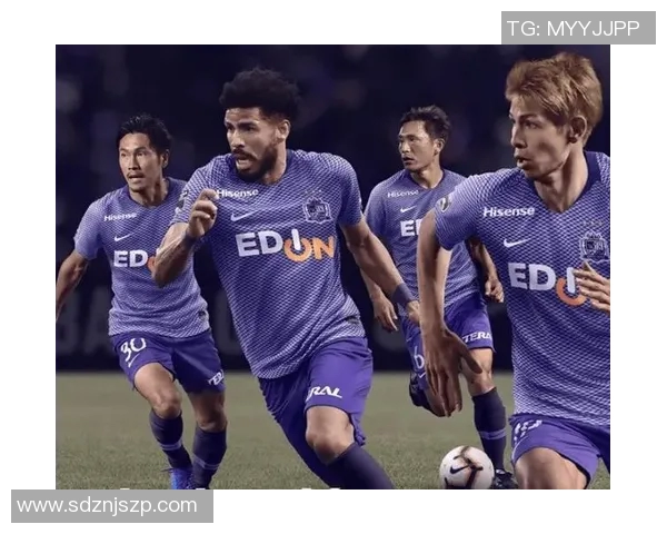 广岛三箭迎战喜悦球队争夺赛季荣耀与胜利的巅峰对决